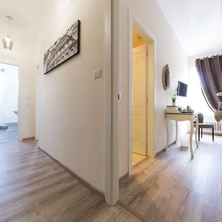 Romantic House Daire Roma