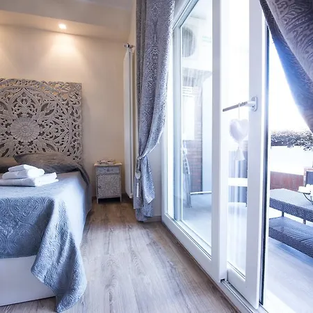 Romantic House Apartment