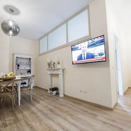 Romantic House Apartment *