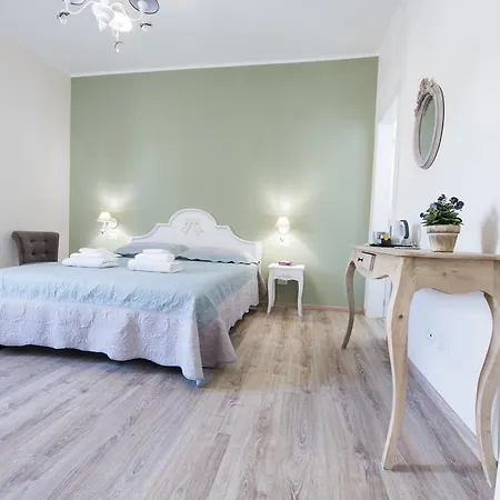 Romantic House Apartment